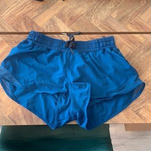 Lululemon 2.5 inch Hotty Hot Shorts